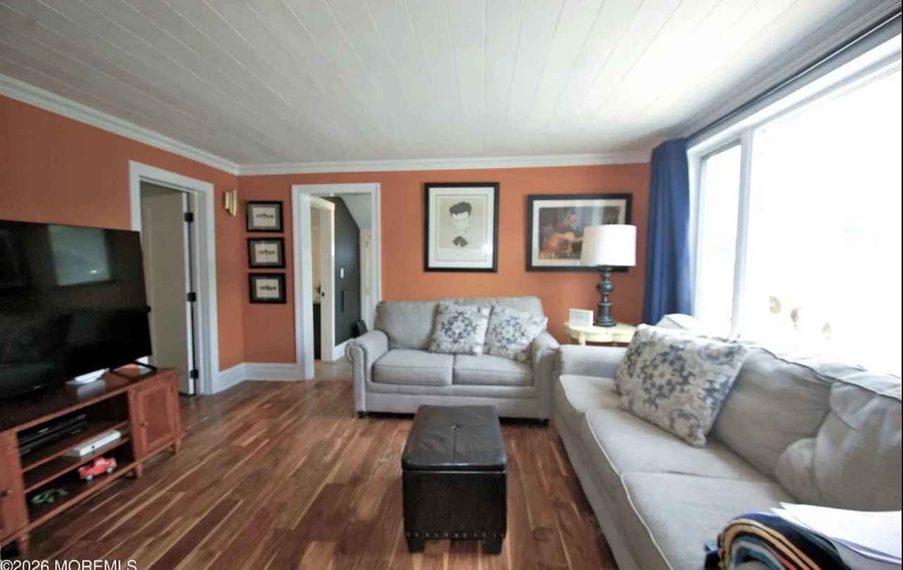 3 bed, 1138 sqft, $2,800 — Photo 2
