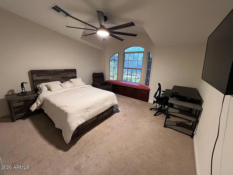 219 W Harmont Dr — Photo 20