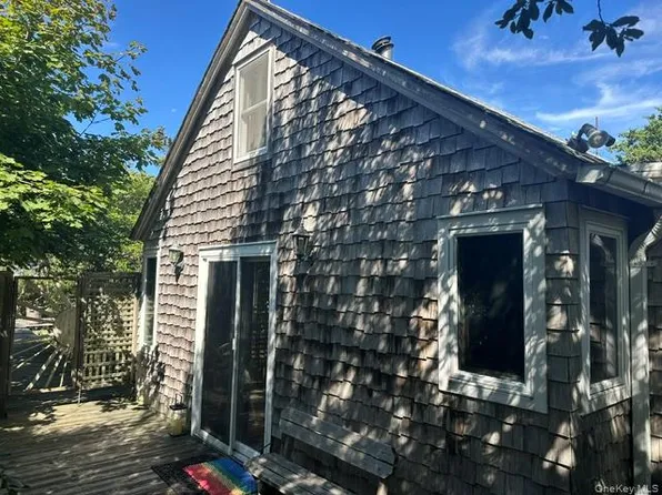 86 Gerard Walk, Cherry Grove, NY 11782