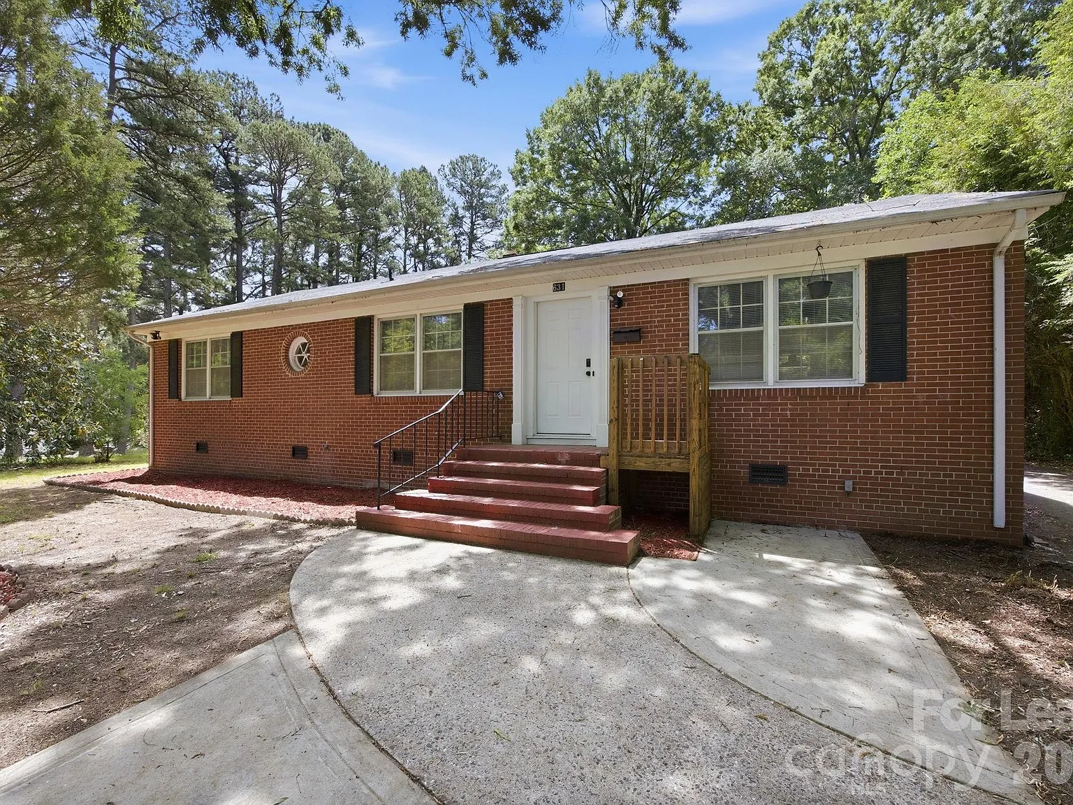 3 bed, 2.0 bath, 1532 sqft, $1,950 — Photo 2