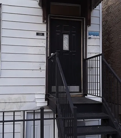 1526 W Augusta Blvd #2 — Photo 1