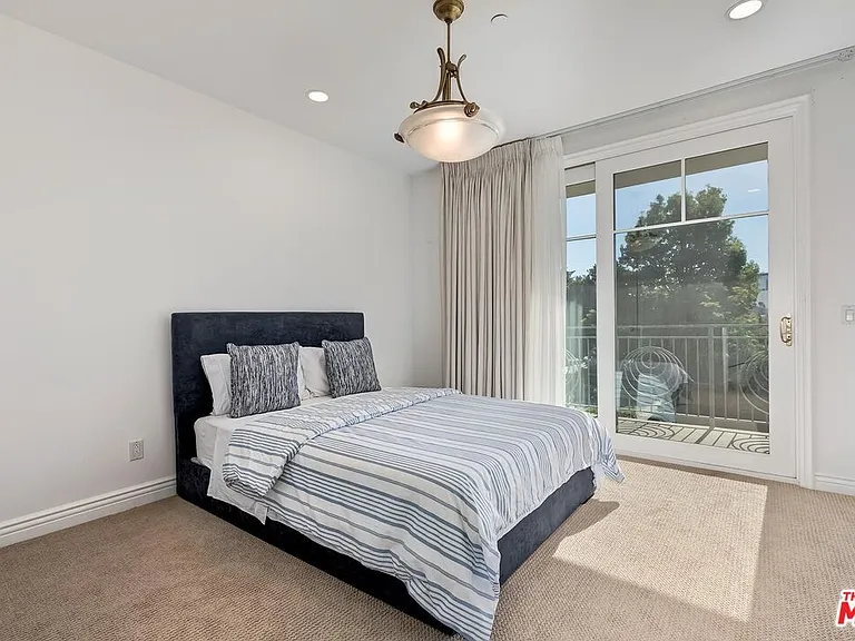 430 N Oakhurst Dr #202 — Photo 24