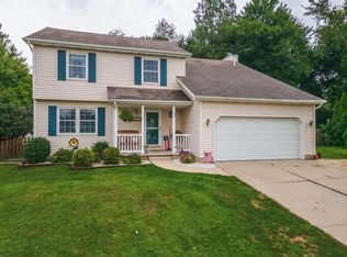 2304 Timber View Dr, Bloomington, IL 61701