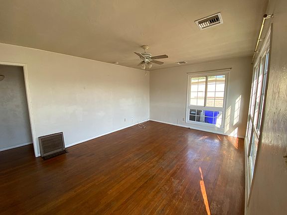 4th image of 4128 Vivian St