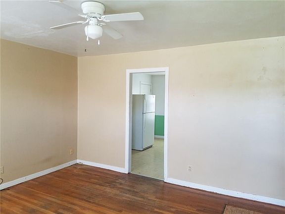 4th image of 1015 E Sycamore Ave