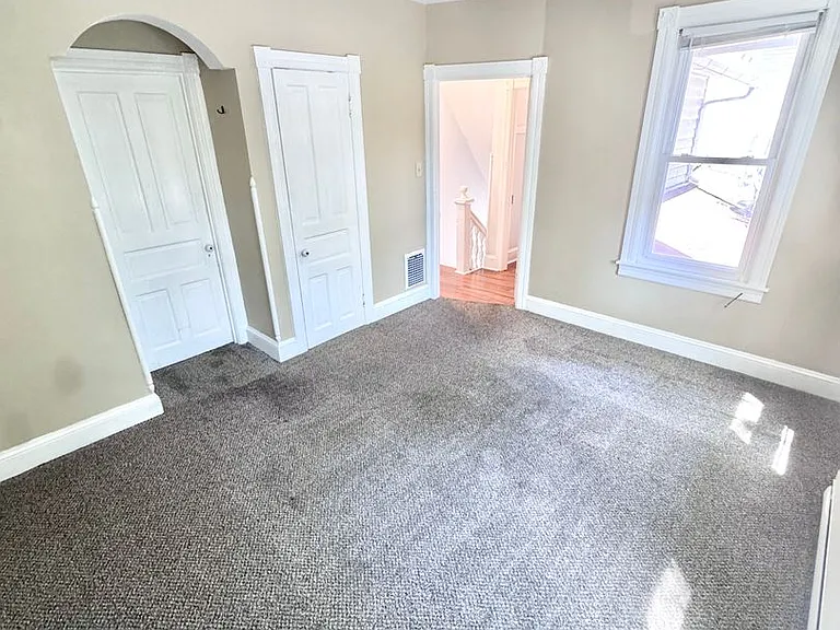 229 E Union Blvd — Photo 5