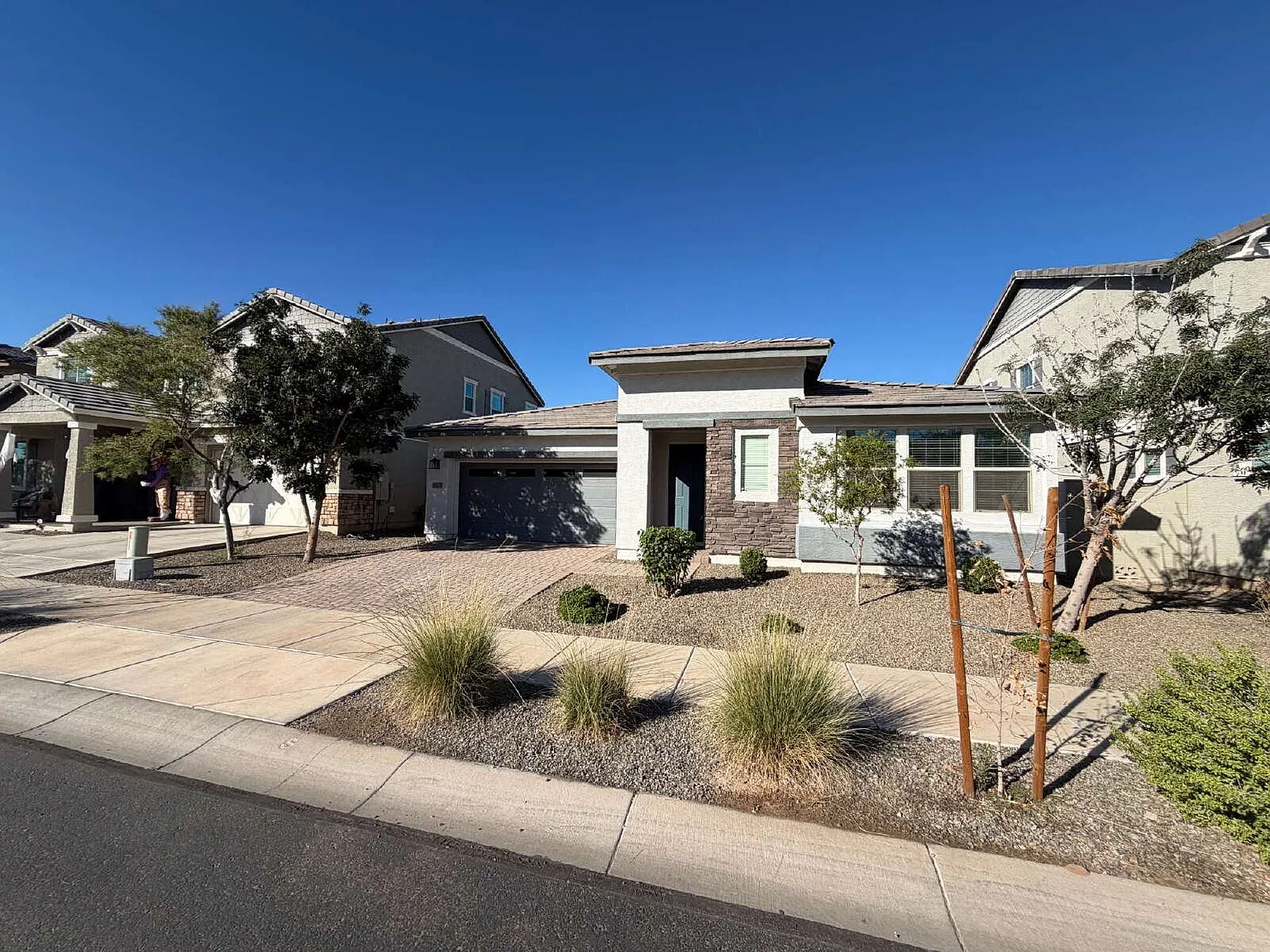 3 bed, 2.5 bath, 2365 sqft, $2,995 — Photo 1