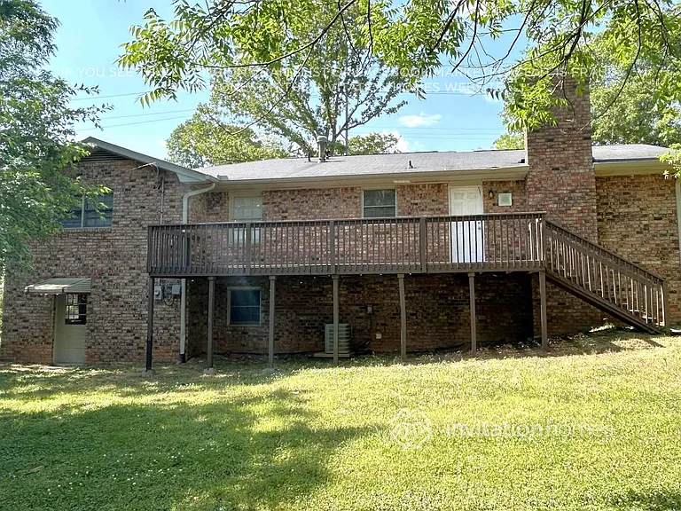 2424 Martin Luther King Jr Blvd — Photo 18