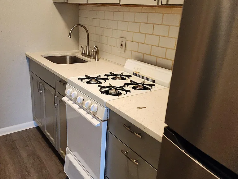 755 Buchanan Ave #8 — Photo 2