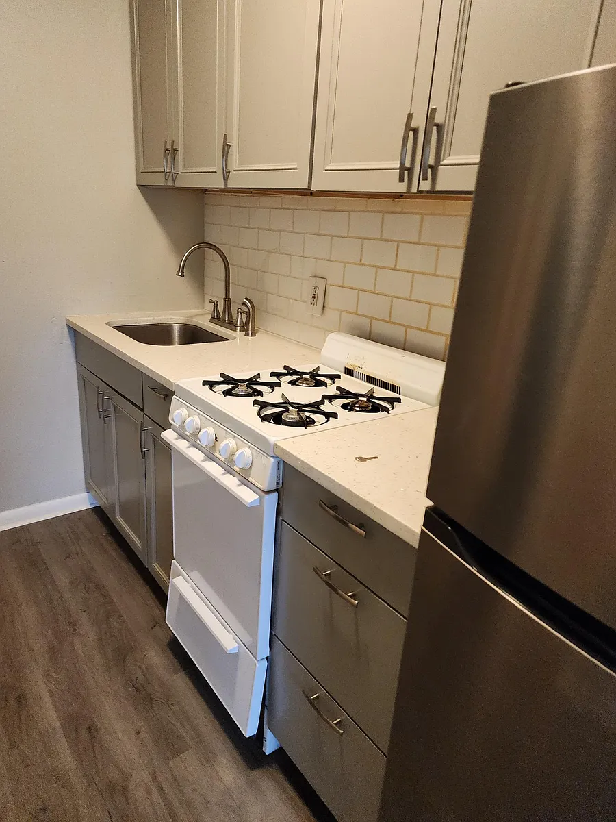 Building Photo - 755 Buchanan Ave #8