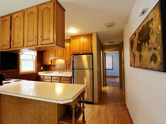 3rd image of 103 Dixie Ct