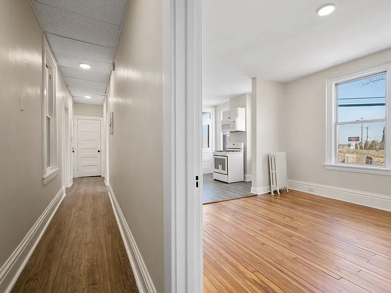 701 Brownsville Rd — Photo 20