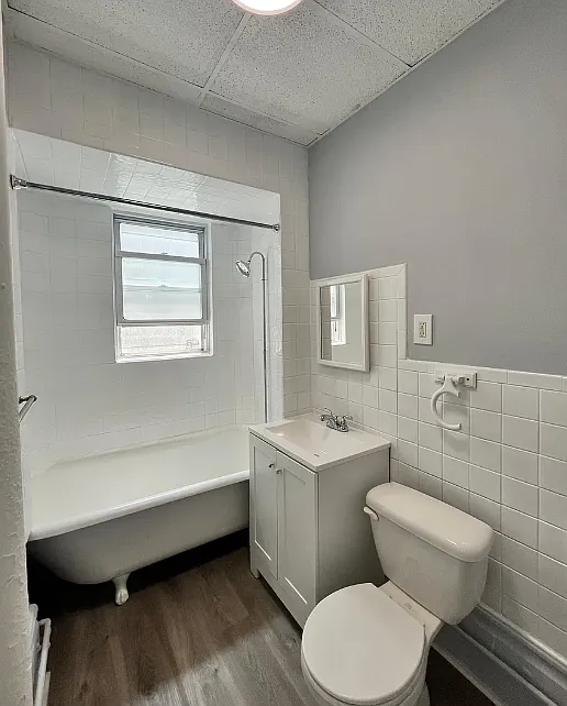 289 Cator Ave #4