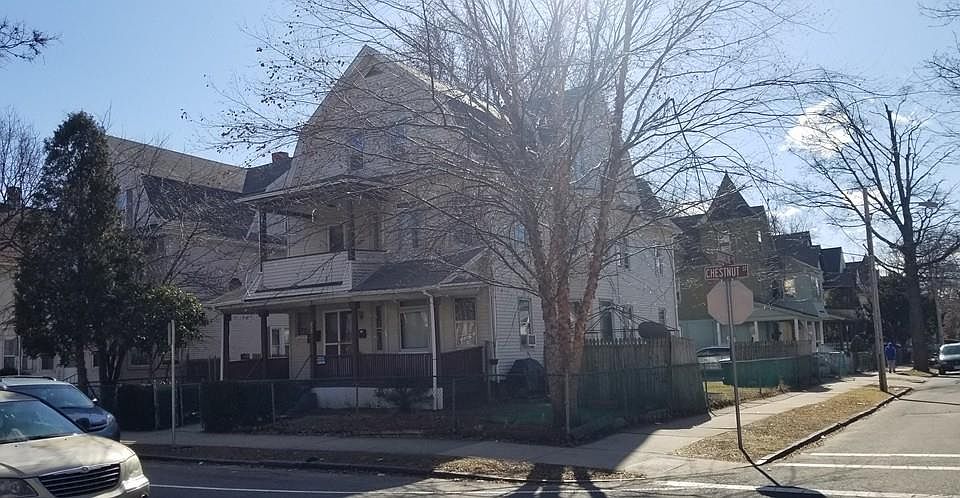 2nd image of 546 Chestnut St