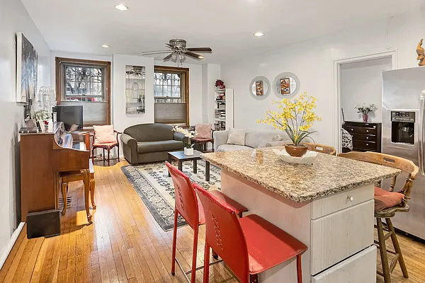 Sold by Bank Neary | media 10