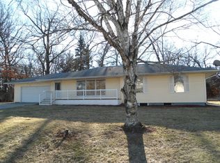 960 Cynthia Dr, Sandwich, IL