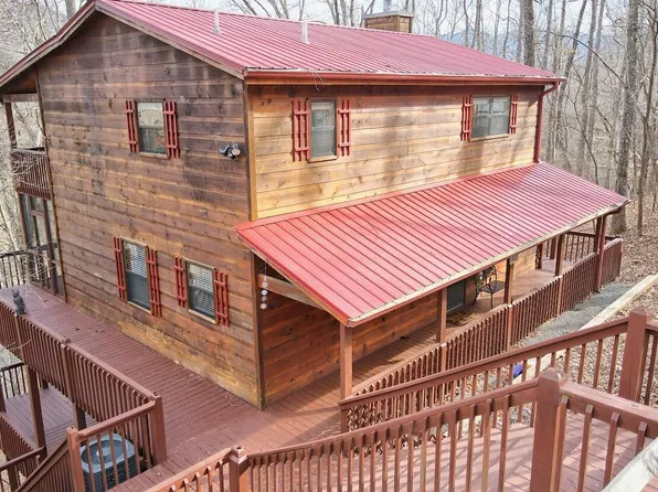 5863 Brasstown Creek Est, Young Harris, GA 30582