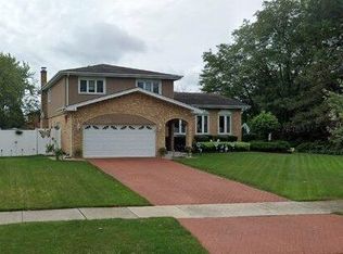 9047 Pine St, Orland Park, IL 60462