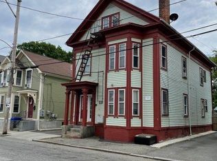 32 Dartmouth Ave, Providence, RI 02907