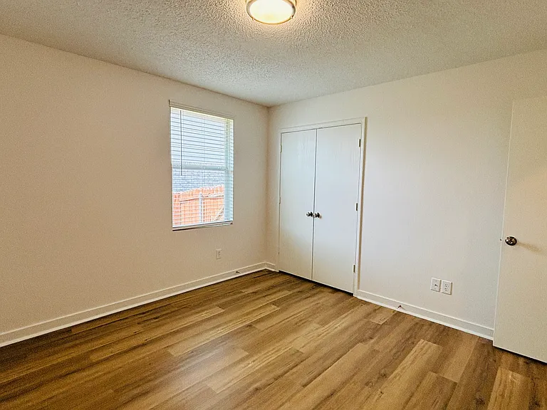 1007 Chilton Dr — Photo 26