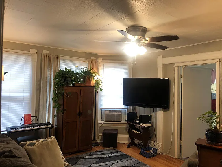 6004 Johnson St — Photo 3