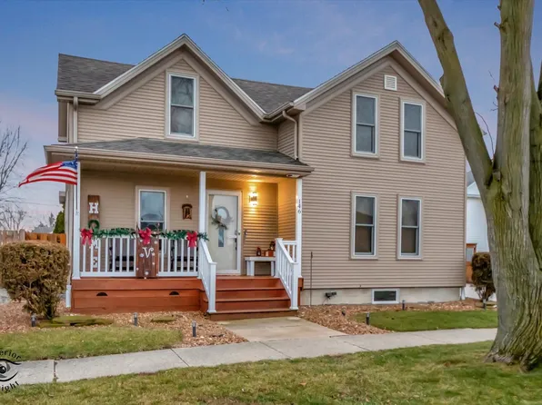 146 W Beaver St, Saint Anne, IL 60964