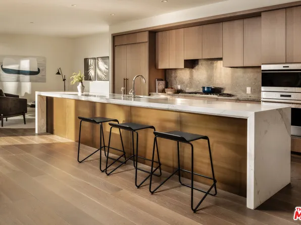 8420 W Sunset Blvd #802, West Hollywood, CA 90069