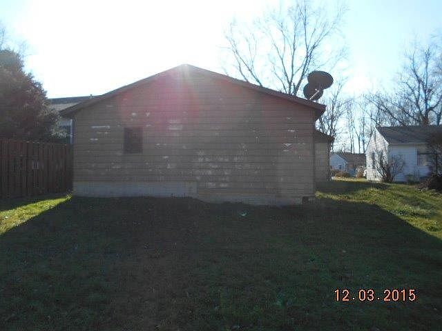 2nd image of 758 N Spring St