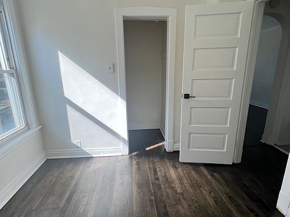 5th image of 4323 W Henderson St #1