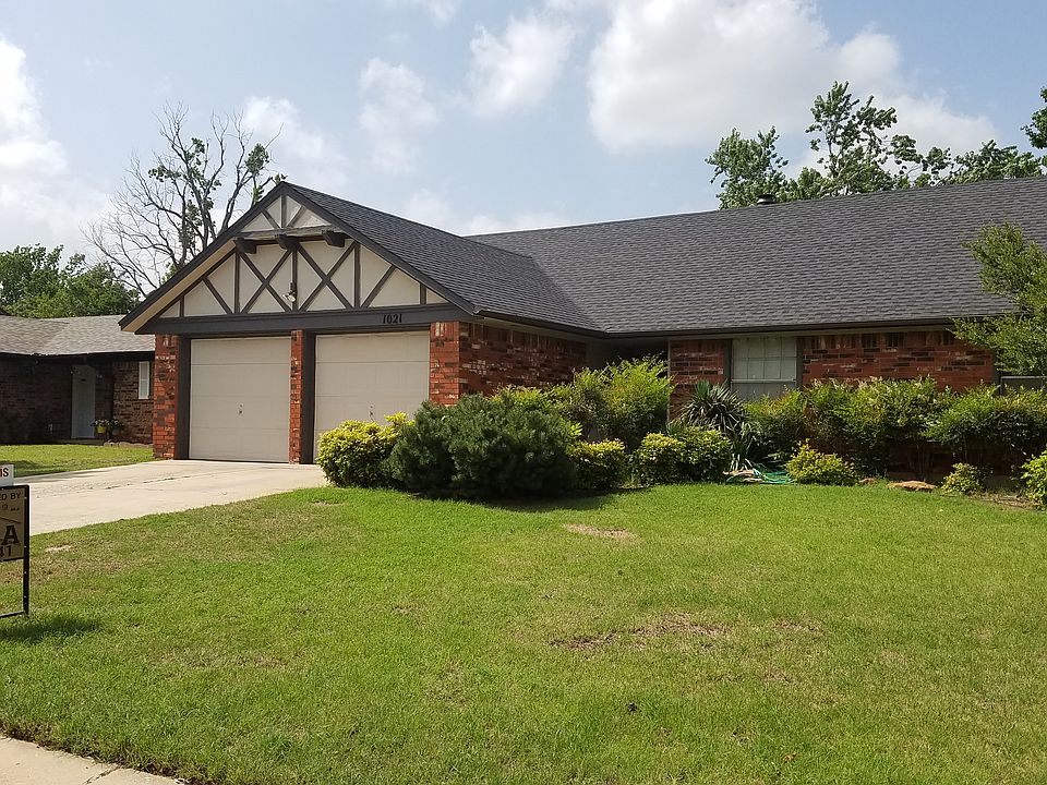 1st image of 1021 Cambridge Dr