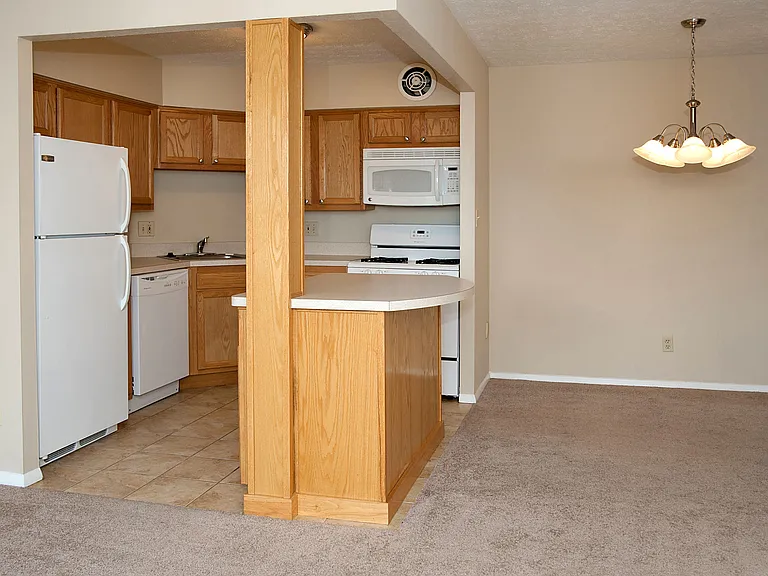 Rockside Park Towers — Photo 6