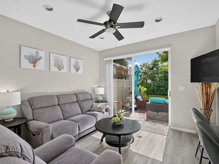 112 Monterey Bay Dr — Photo 20