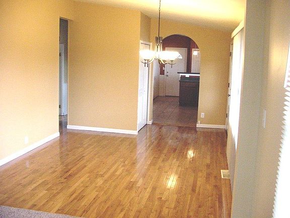 4th image of 601 Fox Ave
