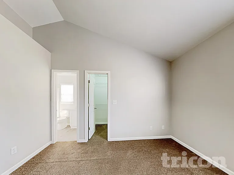 10203 Green Hedge Ave — Photo 5