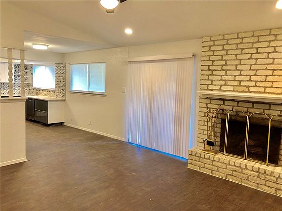 2nd image of 611 Buckskin Dr