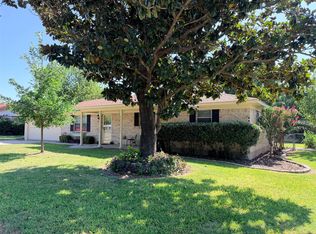 202 Shoshone St, Comanche, TX 76442