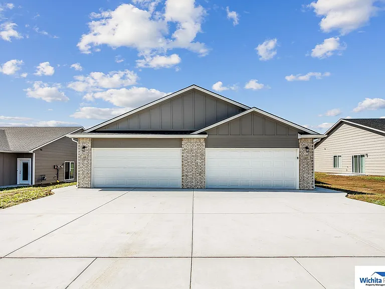 101 E Santa Fe Cir — Photo 1