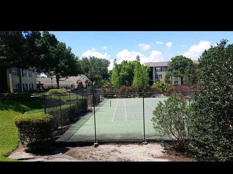2031 Dixie Belle Dr #C — Photo 12