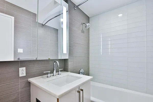 Rented by Platinum Forbes Global Properties | media 7