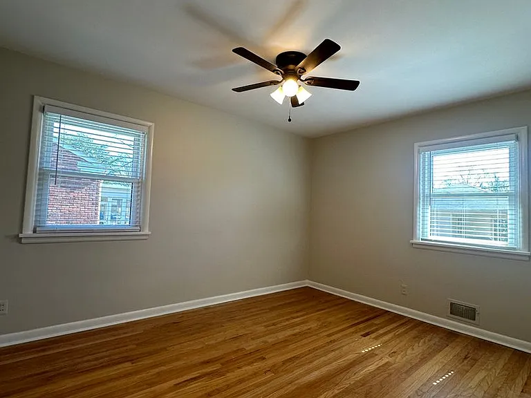 6892 Green Meadow Cir — Photo 16