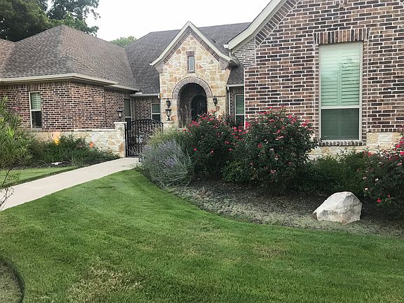 Close to house front yard