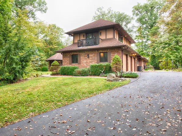 320 E Hidden Valley Ct, Fountaintown, IN 46130