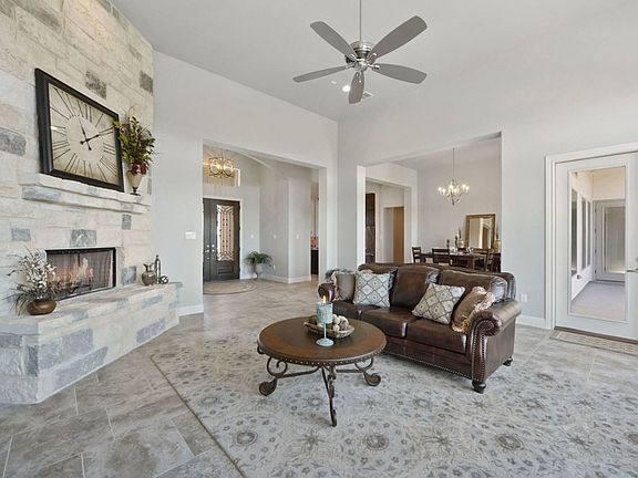 5th image of 133 Center Oaks Ct N