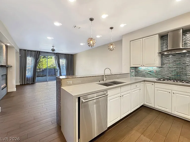 1352 Fox Acres Dr — Photo 11