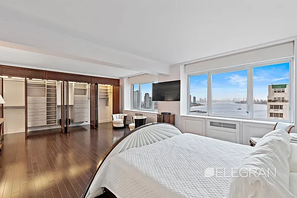 Sold by (Legacy) Elegran | media 21