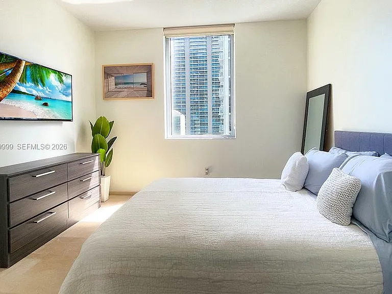 1050 Brickell Ave #2208 — Photo 7