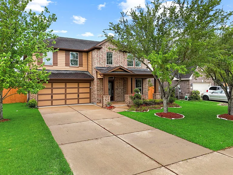 19415 Bronte Springs Ct — Photo 3
