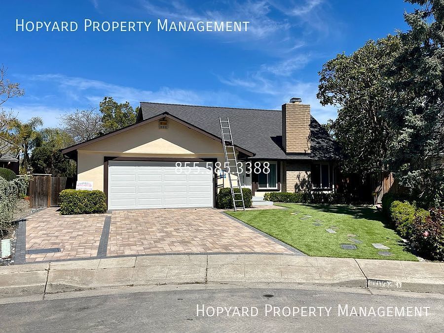 1st image of 1073 Fuchsia Dr