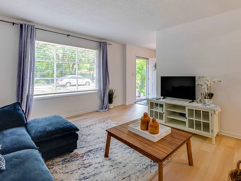 1011 Munson Landing Rd — Photo 6