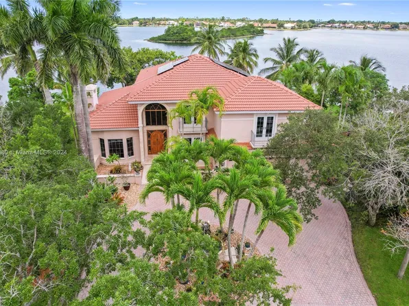 18010 NW 15th Ct, Pembroke Pines, FL 33029